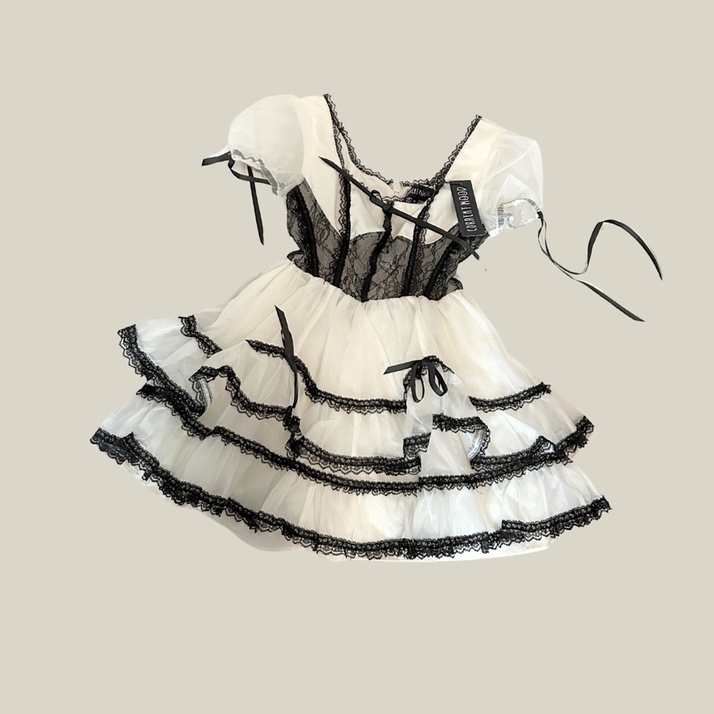 NWT Dolls Kill Babydoll mini dress in white & black (S)